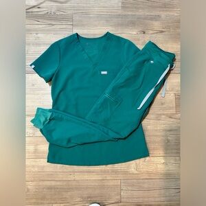 Figs scrubs set